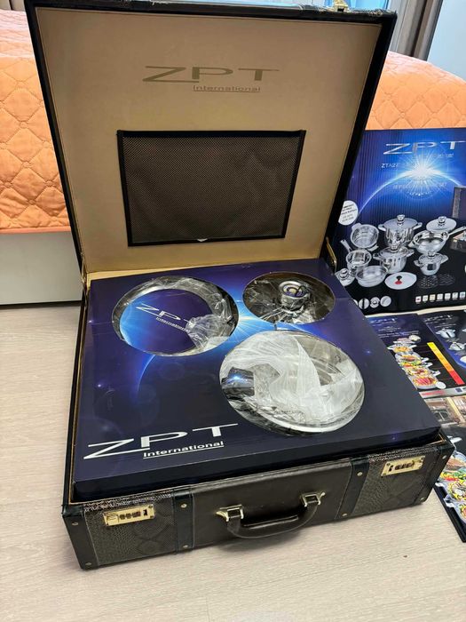 Професионален комплект съдове ZPT International 16 части в куфар.