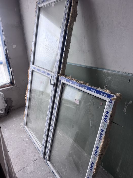 Продам дверь с окном не дорого