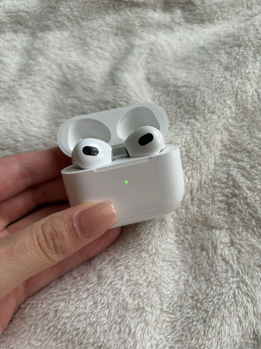 Безжични блутут слушалки със зареждащ кейс за мобилни устройства