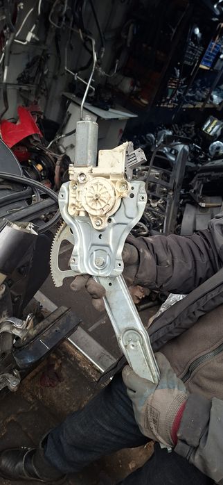 На автомобиле тайота