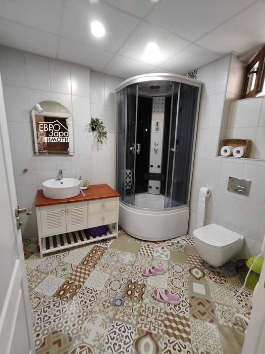 Дава се под наем Етаж от къща в с. Лясково, Област Стара Загора - 160 кв.м за 800 € - Снимка #12