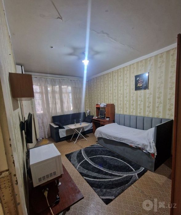 Продаётся однокомнатная на м-в Ялангач