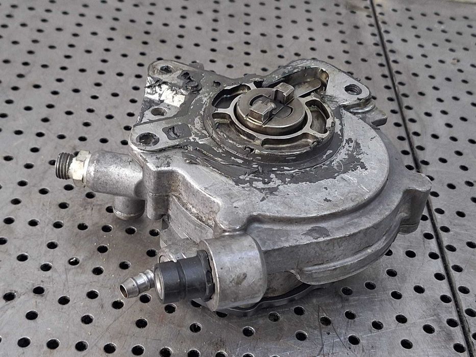 pompa vacuum 2.5 tdi bac vw touareg 7l  070145209f