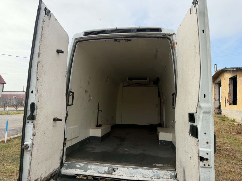 IVECO  2011 — imagine 3