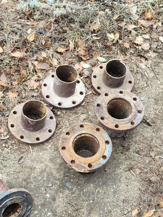 Продаю задвижки и флянцы