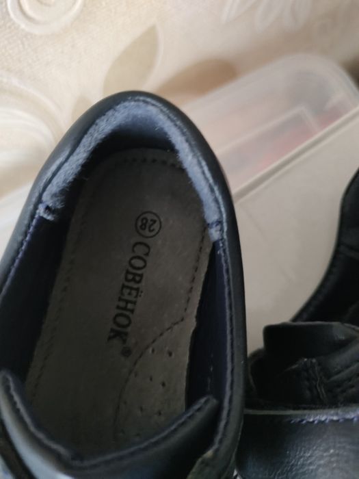 Продам туфли школьные