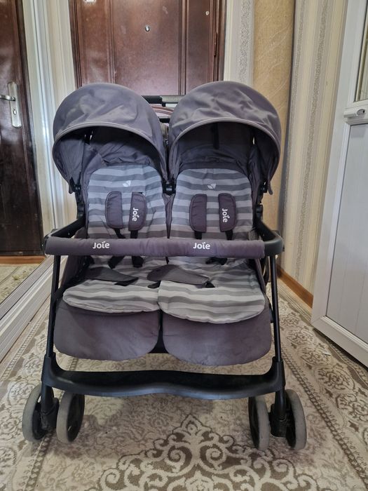 Коляска для близнецов