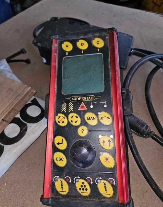 Semanatoare Vaderstad Rapid 400 C fertilizare cu discuri an 2016 Kuhn