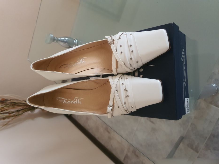 Дамски обувки