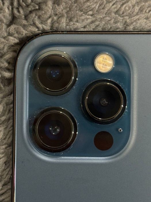 Продаю iPhone 12 pro max, 128