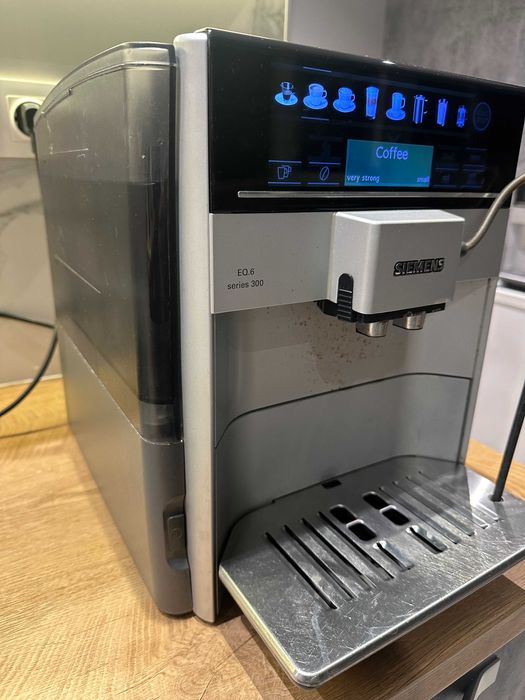 Кафемашина кафеавтомат каферобот Siemens EQ.6 Siemens EQ6-series 300