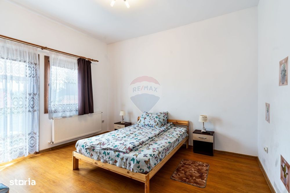 Cabana cu 7 camere de vânzare, 387 mp utili, 1300 mp teren!