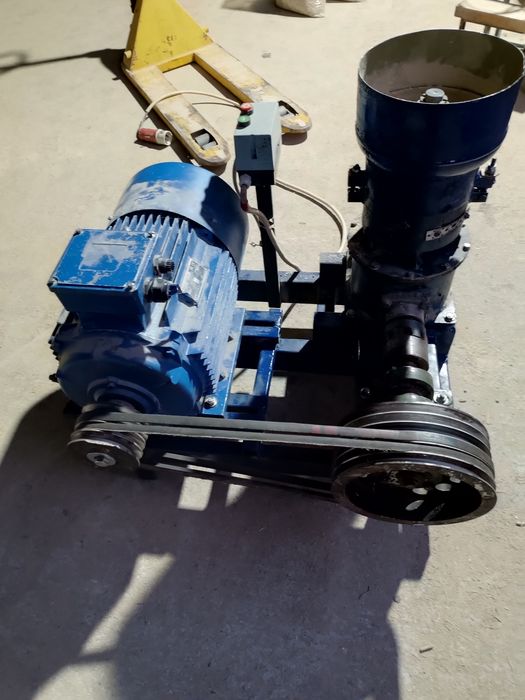 Presa peleți  cu motor de 15 kw