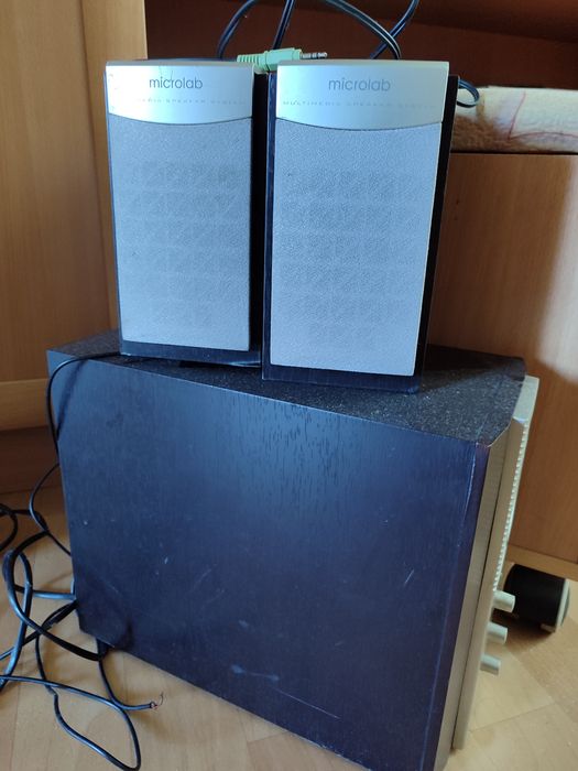 Продаются сабуфер с 2 колонками