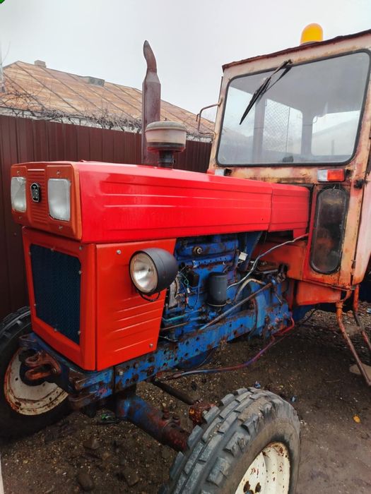 Vând tractor u650