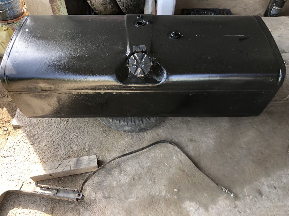 Продам топливный бак