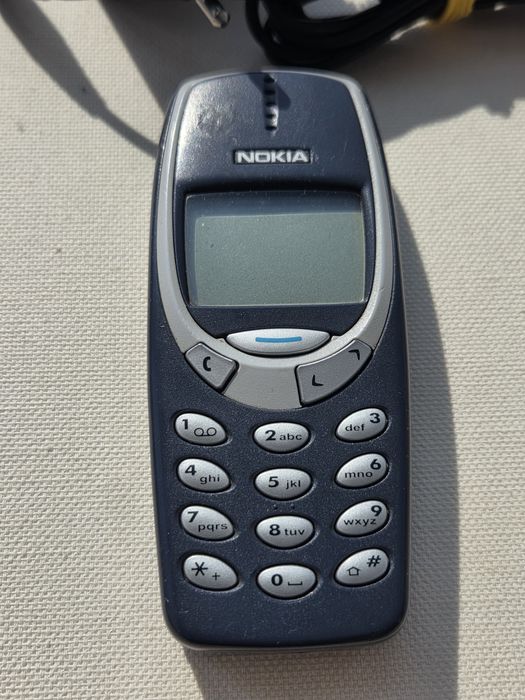 Nokia 3330cu butoane