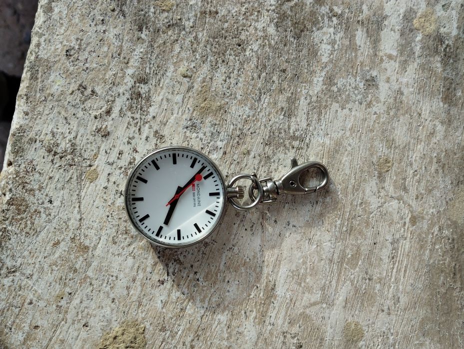 Швейцарски часовник Mondaine