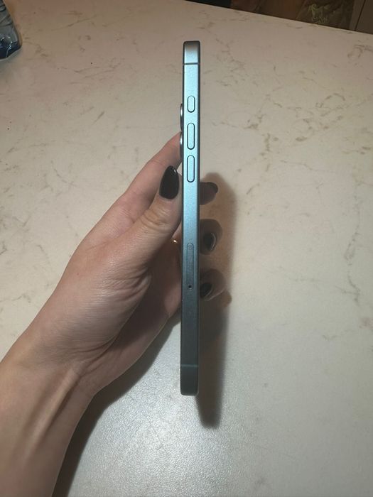 Iphone 16 Puls  verde