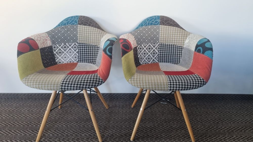 Трапезени столове 2 бр.