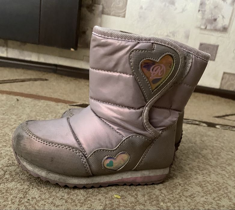 Продается детская обувь