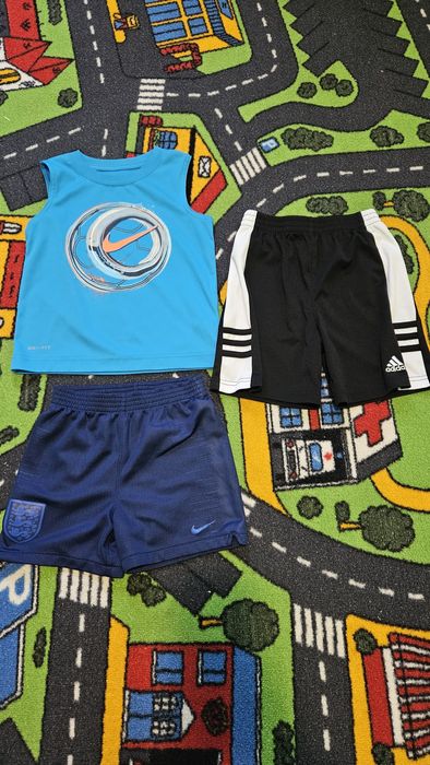 Lot pantaloni scurti Adidas + Nike +maiou Nike3 ani