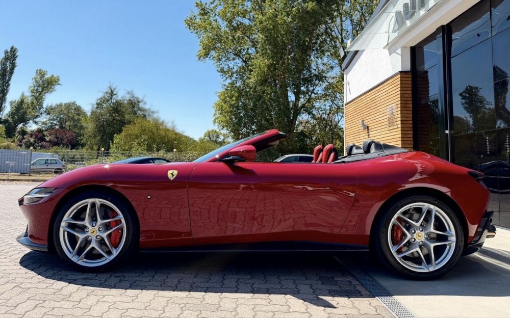 Ferrari Roma Spider 2026