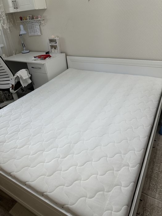 Продам двухспальнюю кровать