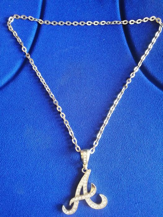 Ланец от медицинска стомана с буквата А..