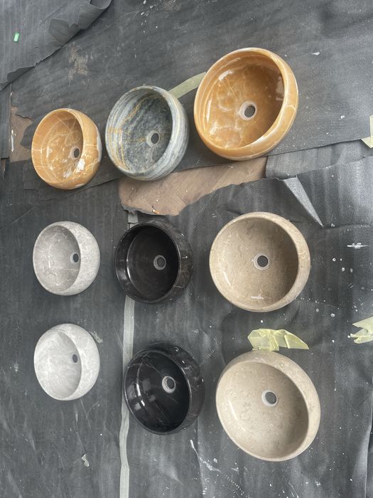 Vindem lavoare din piatra naturala