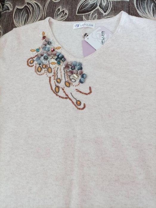 Дамска блуза с камъчета