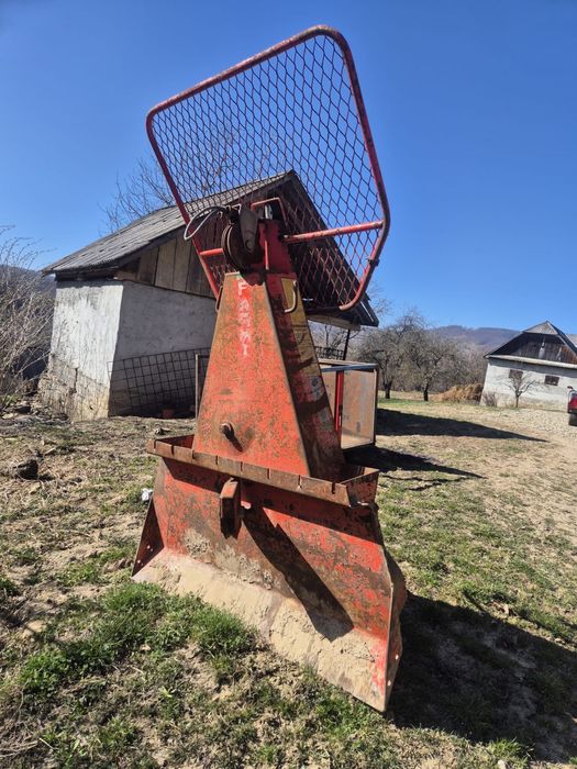 Troliu forestier Taifun 6t si brat excavator