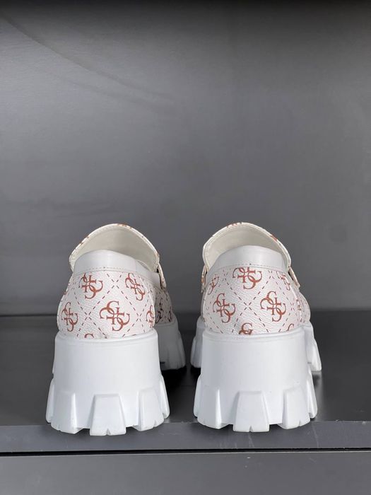 Дамски обувки Guess