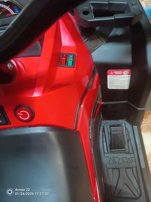 Акумулаторен джип moni