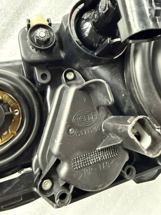 Передняя фара Рестайл на BMW E39 БМВ Е39