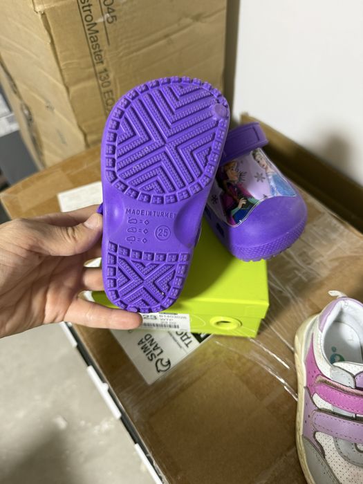 Детская обувь на девочку