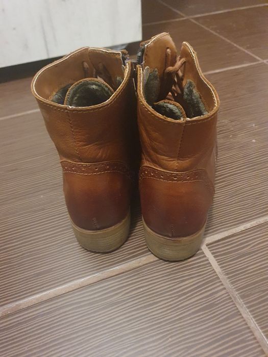 Vând ghete dama piele