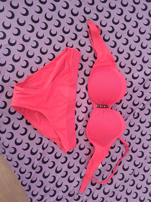 Женски бански костюм