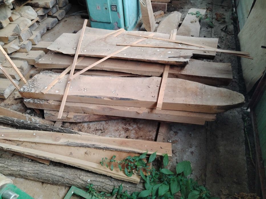 Орех сух изсушен дървен материал набичен Пловдив