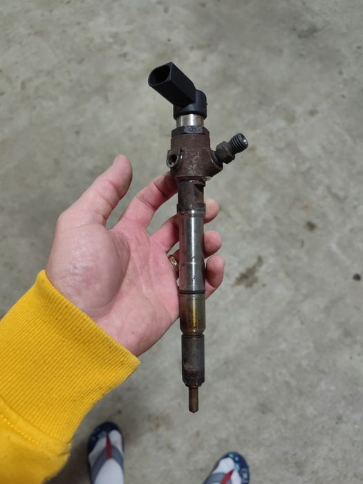 Vând injectoare diesel pentru motor 1.6 TDI, cod OEM: 03L130277B
