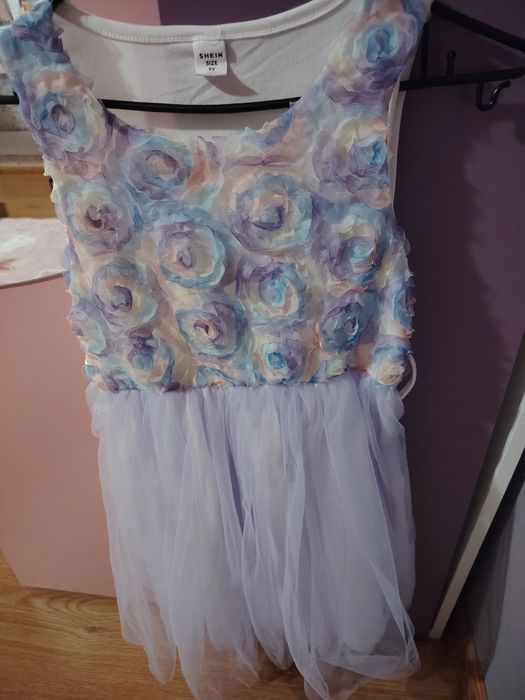 Запазени детски дрешки и рокли  за момиче 122-128