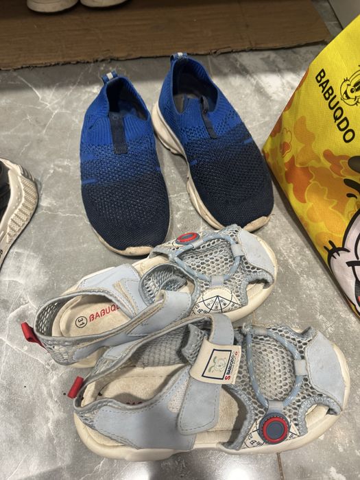 Продам детскую обувь