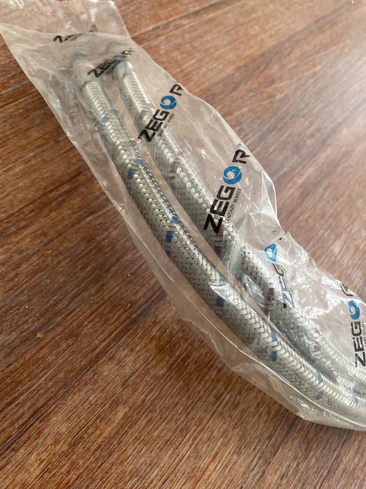 Продам новые шланги для раковины