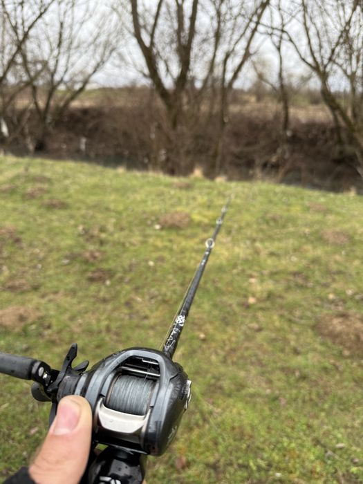 Combo baitcasting Daiwa Tatula