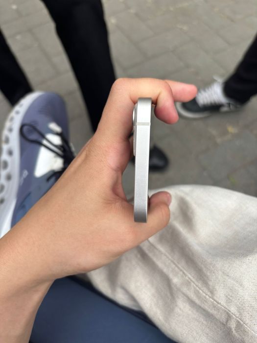 iPhone 13  продам