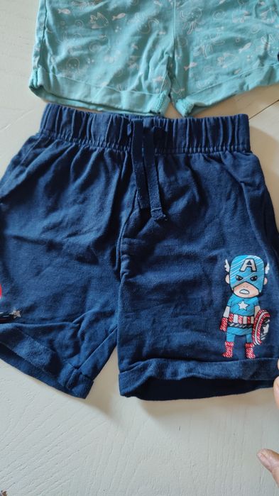 Lot pantaloni scurți 92