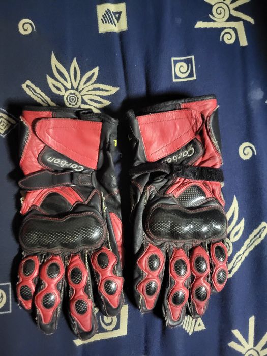 Продавам мото кожен екип shoei