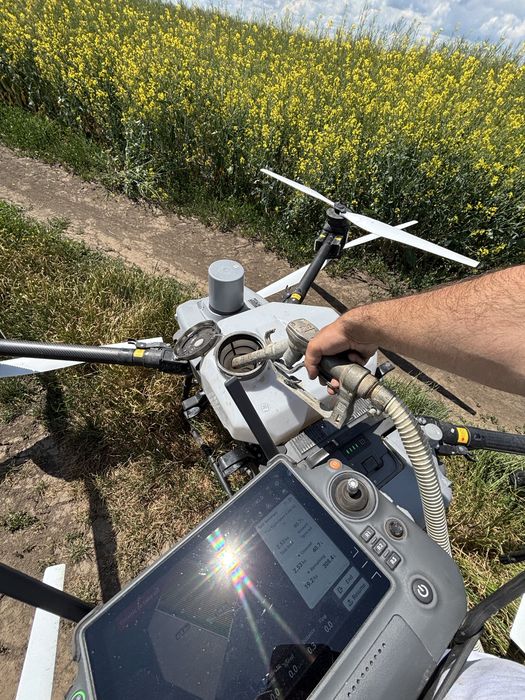 Tratamente fitosanitare cu drona / Prestari servicii Drone agricole