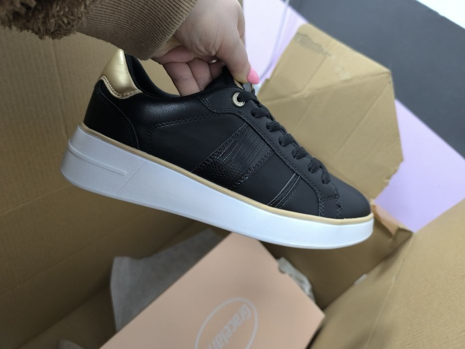 Дамски маратонки