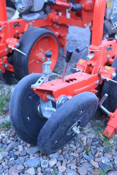 Вакуумная Сеялка для кукурузы и свеклы OZDOKEN. 6-рядная (Турция)